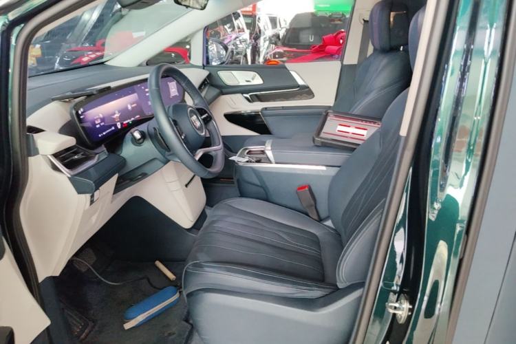 Used Buick Century 2023 2.0T Four-Seat Private Edition Left Front Seat