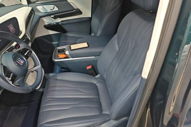 Used Buick Century 2023 2.0T Four-Seat Private Edition Left Front Seat