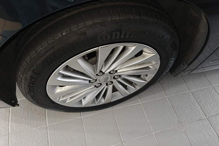 Used Buick Century 2023 2.0T Six-Seater Yinshi Edition Left Front Wheel Hub