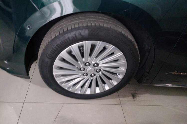 Used Buick Century 2023 2.0T Four-Seat Private Edition Left Front Wheel Hub