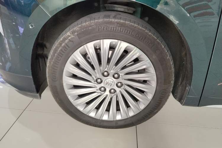 Used Buick Century 2023 2.0T Four-Seat Private Edition Left Front Wheel Hub