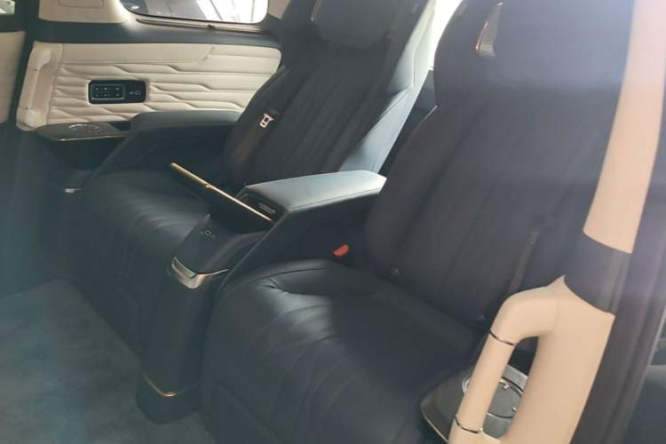 Used Buick Century 2023 2.0T Four-Seat Private Edition Left Rear Seat