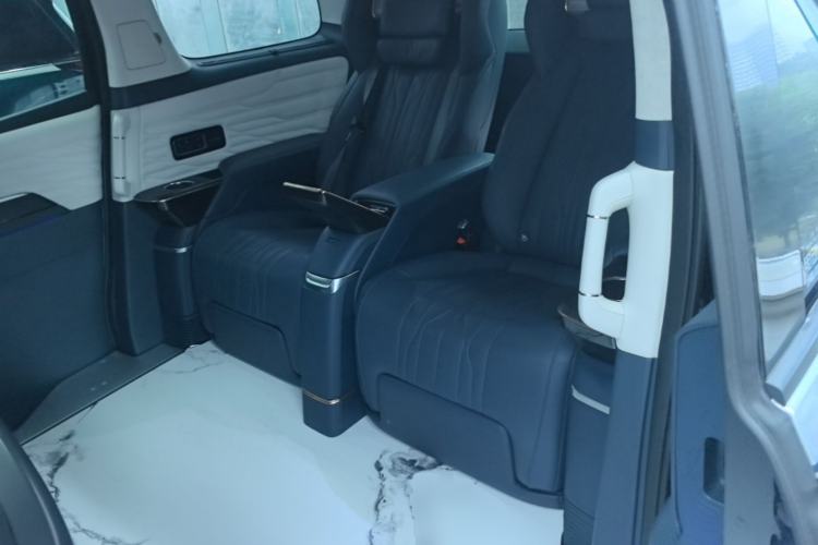 Used Buick Century 2023 2.0T Four-Seat Private Edition Left Rear Seat