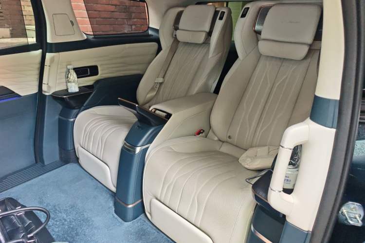 Used Buick Century 2023 2.0T Four-Seat Private Edition Left Rear Seat