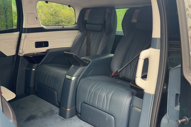 Used Buick Century 2023 2.0T Four-Seat Private Edition Left Rear Seat