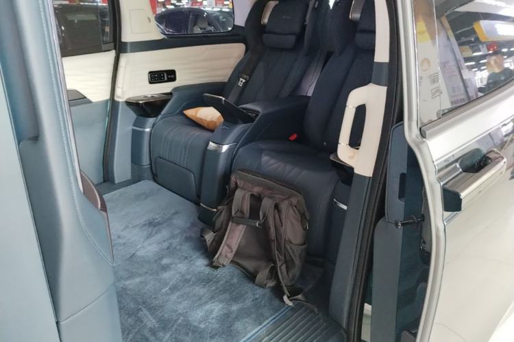 Used Buick Century 2023 2.0T Four-Seat Private Edition Left Rear Seat
