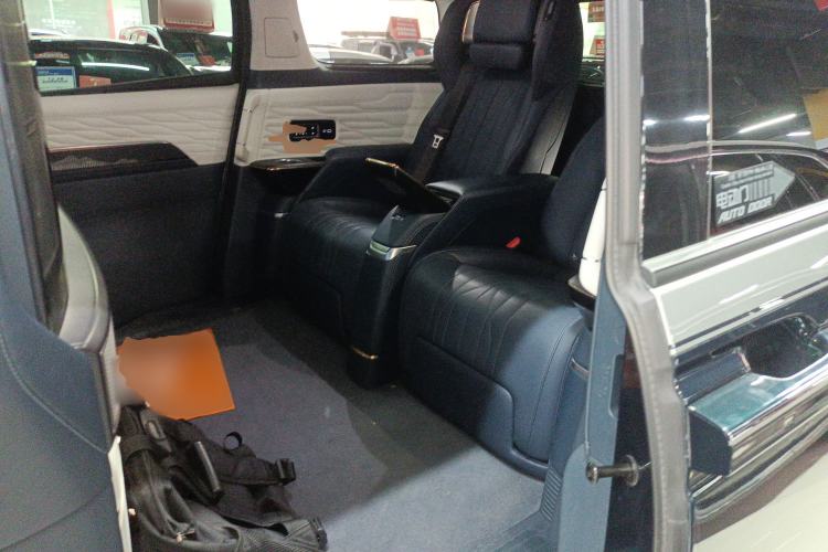 Used Buick Century 2023 2.0T Four-Seat Private Edition Left Rear Seat
