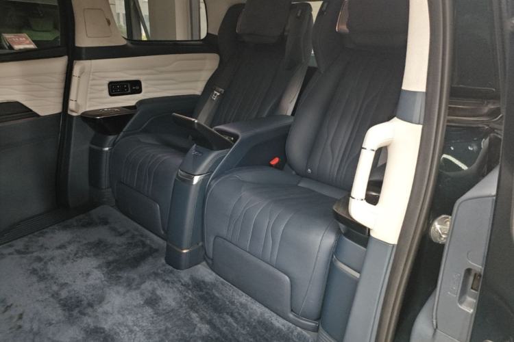 Used Buick Century 2023 2.0T Four-Seat Private Edition Left Rear Seat
