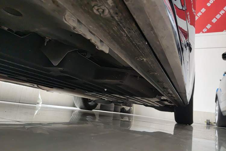 Used Buick Century 2023 2.0T Four-Seat Private Edition Left Side Sill