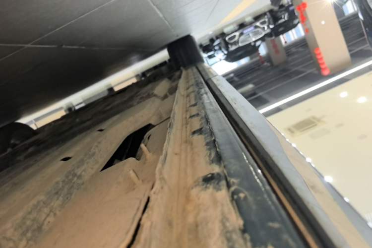 Used Buick Century 2023 2.0T Four-Seat Private Edition Left Side Sill