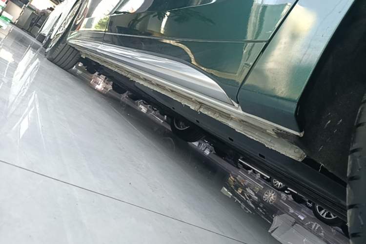Used Buick Century 2023 2.0T Four-Seat Private Edition Left Side Sill