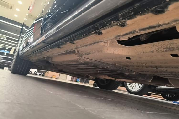 Used Buick Century 2023 2.0T Four-Seat Private Edition Left Side Sill