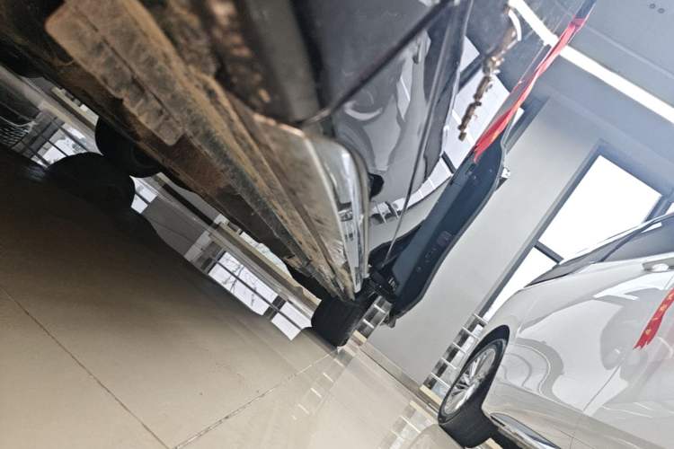 Used Buick Century 2023 2.0T Four-Seat Private Edition Left Side Sill
