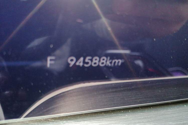 Used Buick Century 2023 2.0T Four-Seat Elegance Edition Odometer Close Up