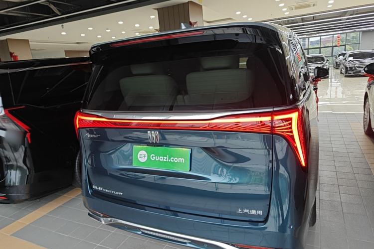 Used Buick Century 2023 2.0T Six-Seater Yinshi Edition Rear