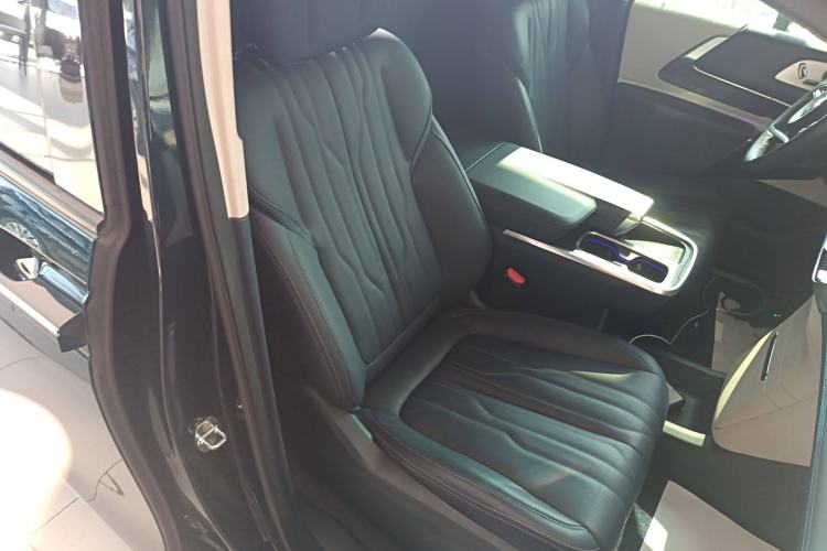 Used Buick Century 2023 2.0T Four-Seat Private Edition Right Front Seat