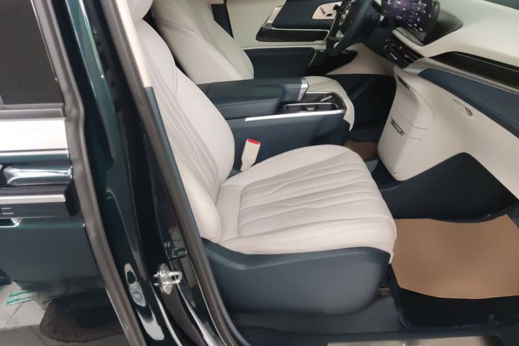 Used Buick Century 2023 2.0T Four-Seat Private Edition Right Front Seat