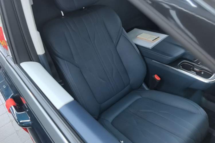 Used Buick Century 2023 2.0T Four-Seat Private Edition Right Front Seat