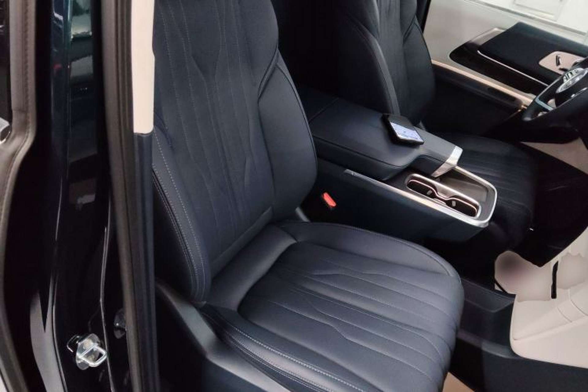 Used Buick Century 2023 2.0T Four-Seat Private Edition Right Front Seat