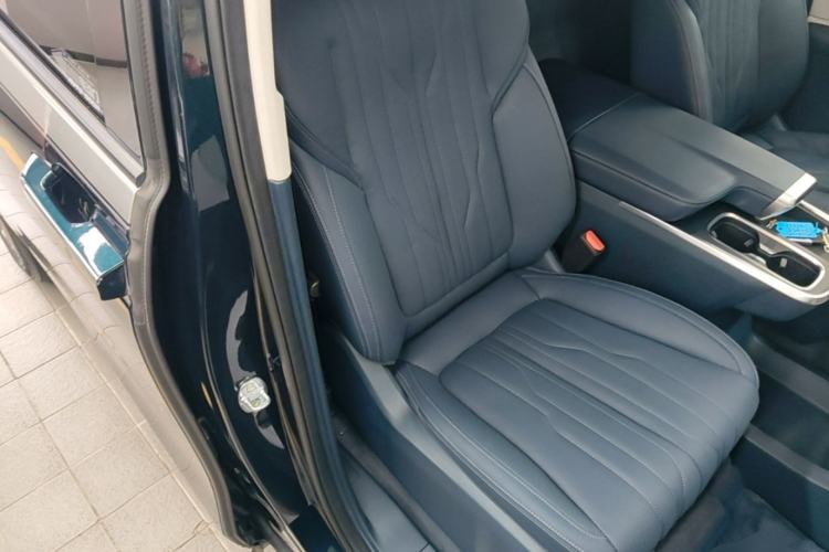 Used Buick Century 2023 2.0T Four-Seat Private Edition Right Front Seat