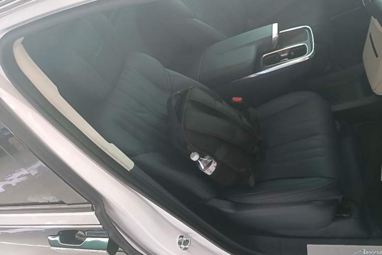 Used Buick Century 2023 2.0T Four-Seat Private Edition Right Front Seat