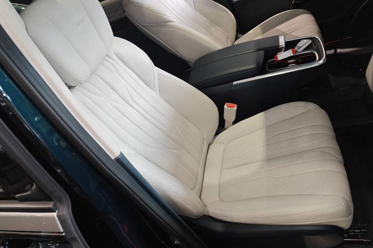 Used Buick Century 2023 2.0T Four-Seat Elegance Edition Right Front Seat