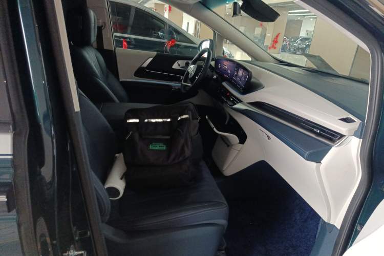 Used Buick Century 2023 2.0T Four-Seat Private Edition Right Front Seat