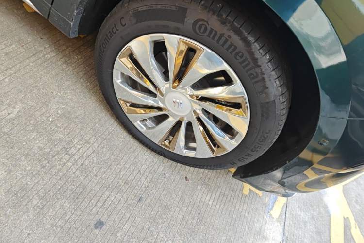 Used Buick Century 2023 2.0T Four-Seat Private Edition Right Front Wheel Hub