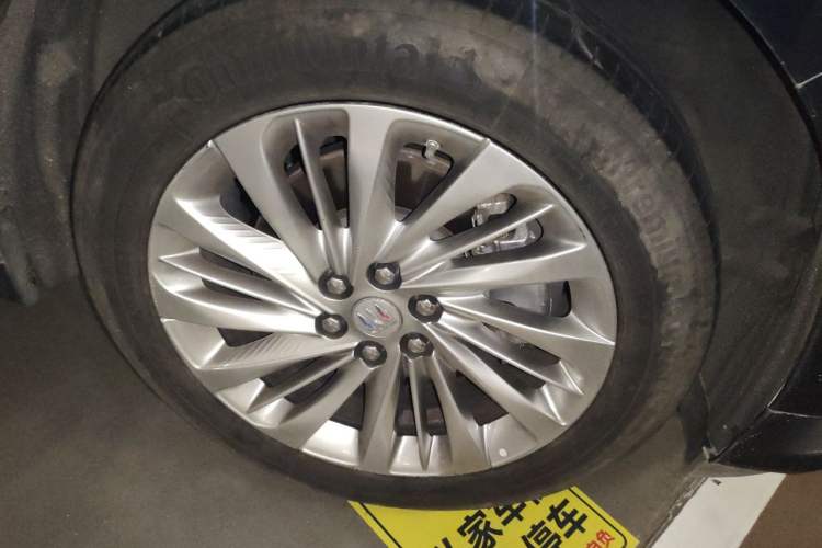 Used Buick Century 2023 2.0T Six-Seater Yinshi Edition Right Front Wheel Hub