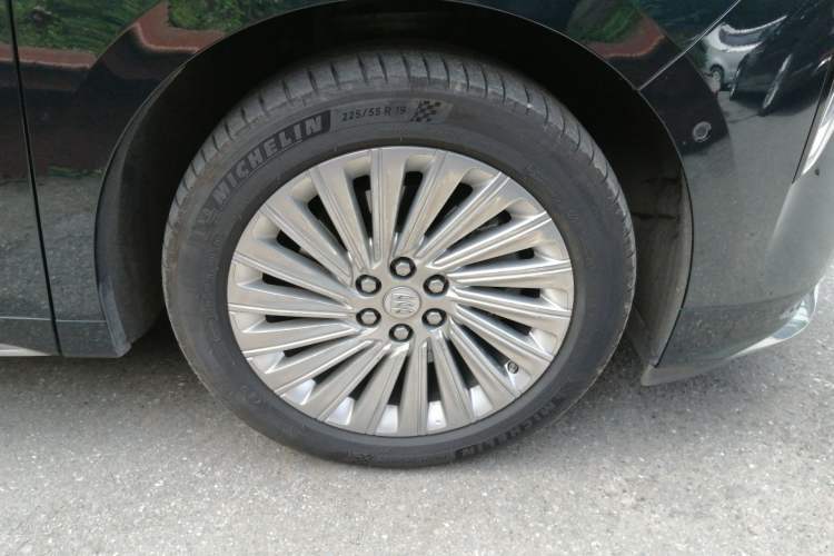 Used Buick Century 2023 2.0T Four-Seat Elegance Edition Right Front Wheel Hub