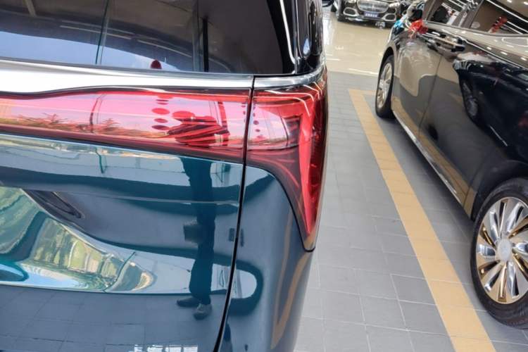 Used Buick Century 2023 2.0T Four-Seat Elegance Edition Right Rear Taillight