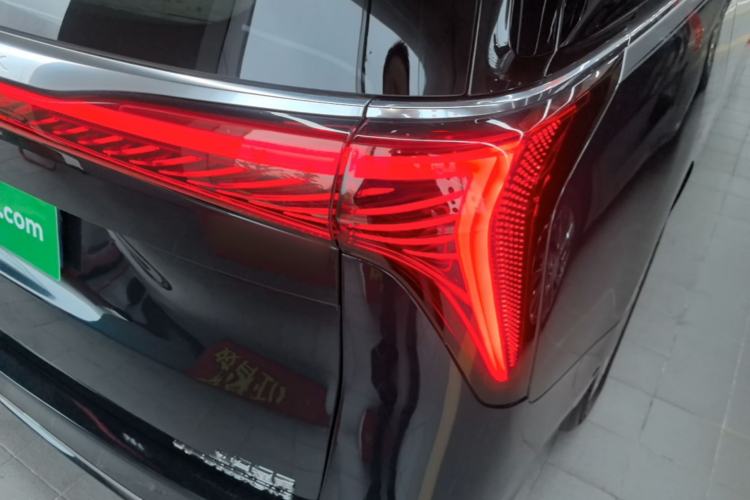 Used Buick Century 2023 2.0T Four-Seat Private Edition Right Rear Taillight