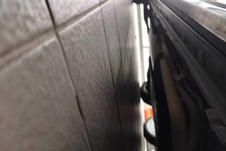 Used Buick Century 2023 2.0T Four-Seat Private Edition Right Side Sill