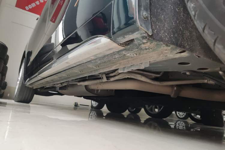 Used Buick Century 2023 2.0T Four-Seat Private Edition Right Side Sill