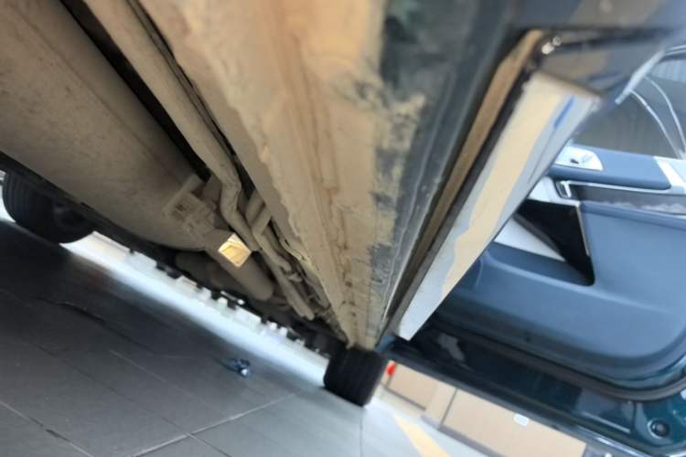 Used Buick Century 2023 2.0T Four-Seat Private Edition Right Side Sill