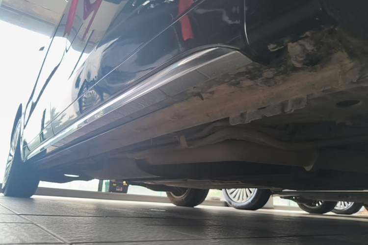 Used Buick Century 2023 2.0T Four-Seat Private Edition Right Side Sill