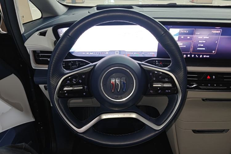 Used Buick Century 2023 2.0T Six-Seater Yinshi Edition Steering Wheel