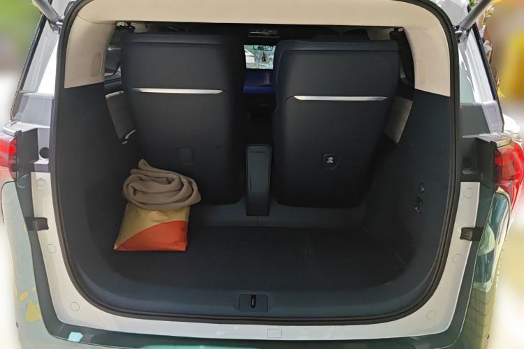 Used Buick Century 2023 2.0T Four-Seat Private Edition Trunk