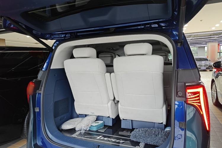Used Buick Century 2023 2.0T Six-Seater Yinshi Edition Trunk