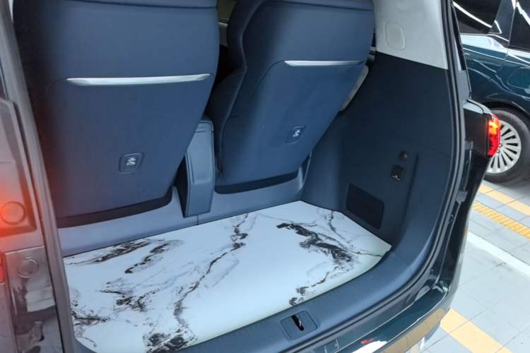Used Buick Century 2023 2.0T Four-Seat Private Edition Trunk