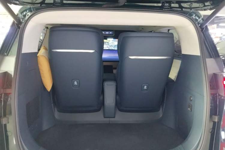 Used Buick Century 2023 2.0T Four-Seat Private Edition Trunk
