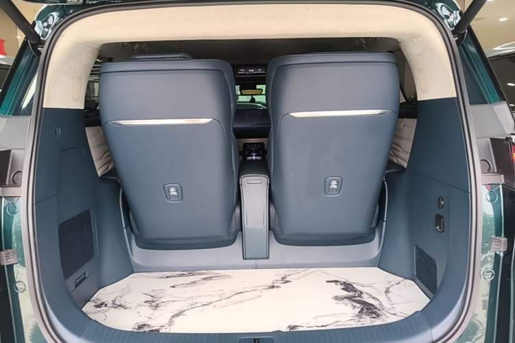 Used Buick Century 2023 2.0T Four-Seat Private Edition Trunk