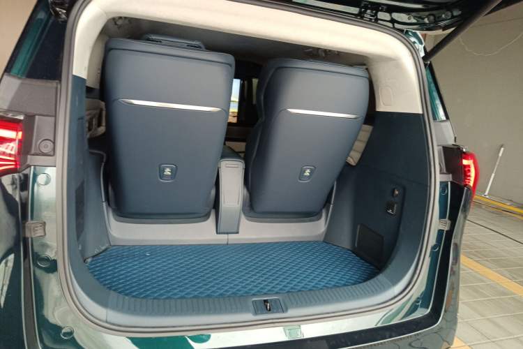 Used Buick Century 2023 2.0T Four-Seat Private Edition Trunk