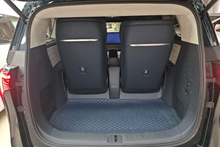 Used Buick Century 2023 2.0T Four-Seat Private Edition Trunk
