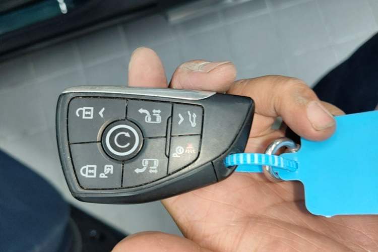 Used Buick Century 2023 2.0T Four-Seat Elegance Edition Vehicle Key