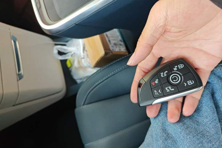 Used Buick Century 2023 2.0T Four-Seat Private Edition Vehicle Key