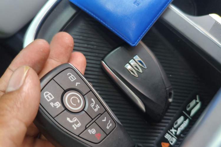Used Buick Century 2023 2.0T Four-Seat Private Edition Vehicle Key