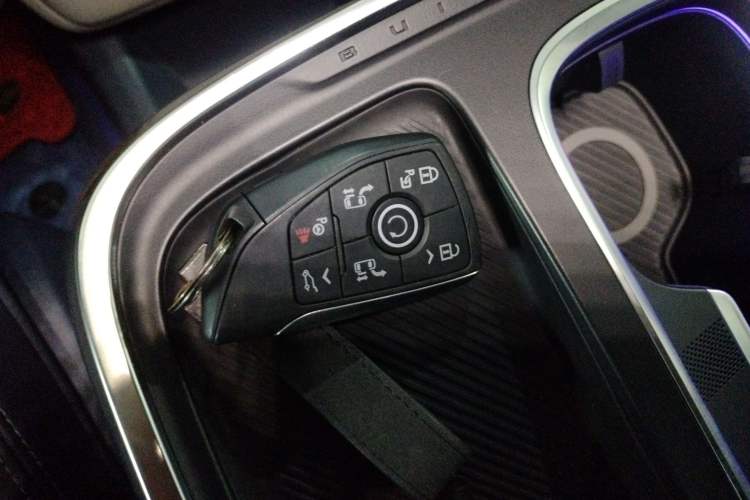 Used Buick Century 2023 2.0T Four-Seat Private Edition Vehicle Key