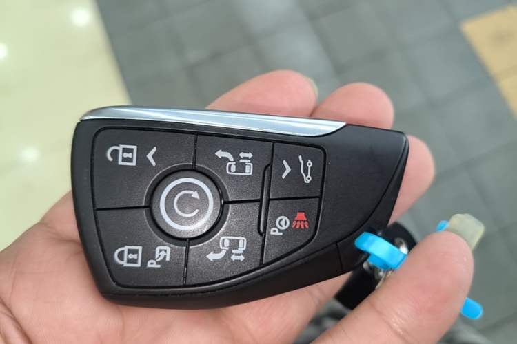 Used Buick Century 2023 2.0T Four-Seat Private Edition Vehicle Key