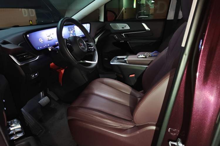 Used Buick Century 2023 2.0T Six-Seater Yinshi Edition Left Front Seat